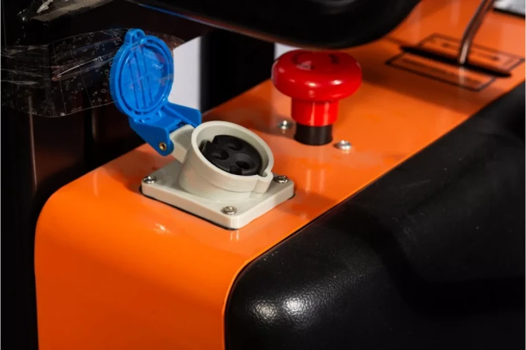 Штабелер с электроподъемом 1 т - 3 м Вилы: 1100 , Гелевая АКБ, SPN1030 SIBLINE Штабелер с электроподъемом 1 т - 3 м Вилы: 1100 , Гелевая АКБ, SPN1030 SIBLINE