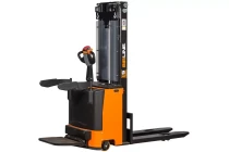 Штабелер электрический самоходный с платформой 1,5 т - 5,6 м Вилы: 1150 , АКБ Свинцово - кислотная, CL1556W SIBLINE