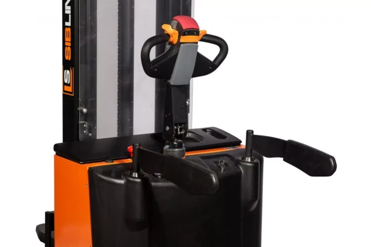 Штабелер электрический самоходный с платформой 1,5 т - 5,6 м Вилы: 1150 , АКБ Свинцово - кислотная, CL1556W SIBLINE 