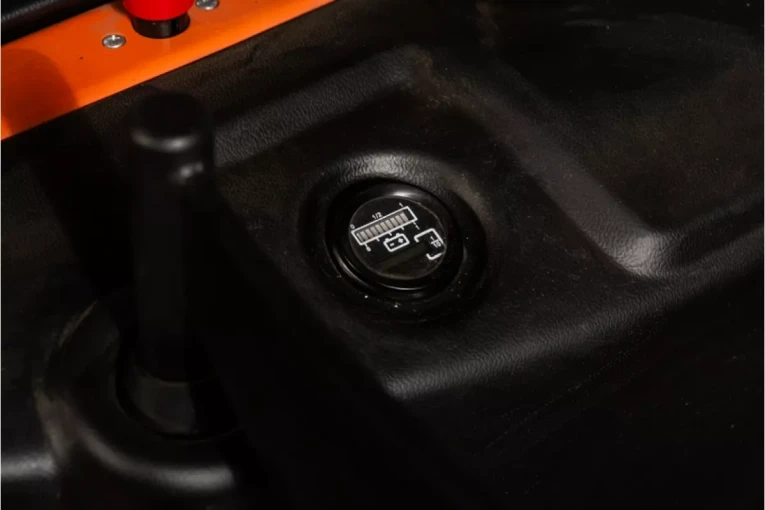 Штабелер электрический самоходный с платформой 1,5 т - 5,6 м Вилы: 1150 , АКБ Свинцово - кислотная, CL1556W SIBLINE 