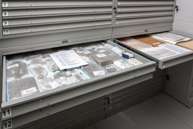 Картотека A1-05/2 (промеж.секция) Картотека A1-05/2 (промеж.секция)