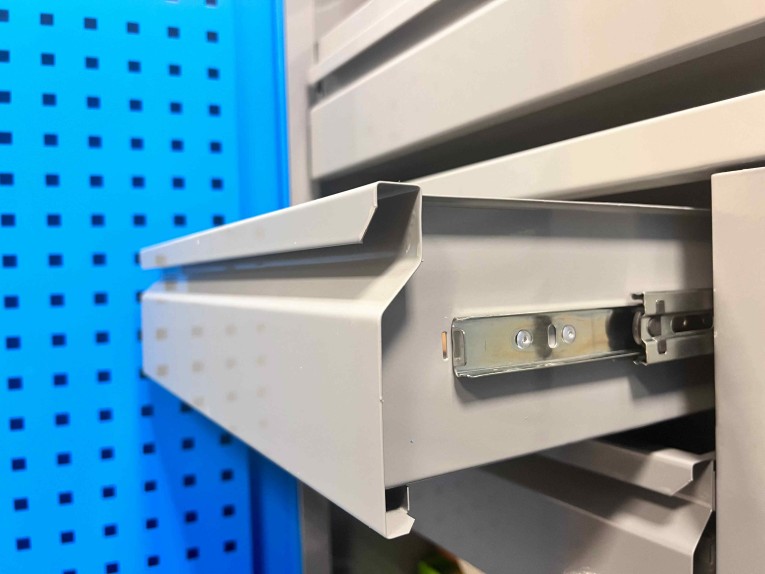 Шкаф инструментальный TNC 182.8B.4S Шкаф инструментальный TNC 182.8B.4S