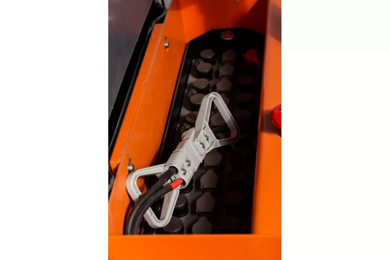 Штабелер электрический самоходный 1,6 т - 4,6 м Вилы: 1150 , АКБ Свинцово - кислотная, CL1646GP SIBLINE 