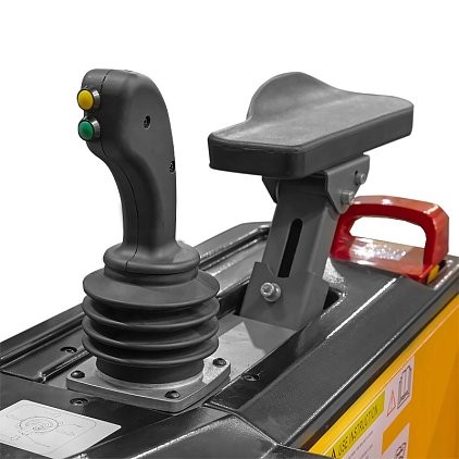 Штабелер самоходный с кабиной CDD15C (1500 кг; 6,5 м; li-ion 25,6В / 300Ач, PV, EPS) SMARTLIFT (SMART) 